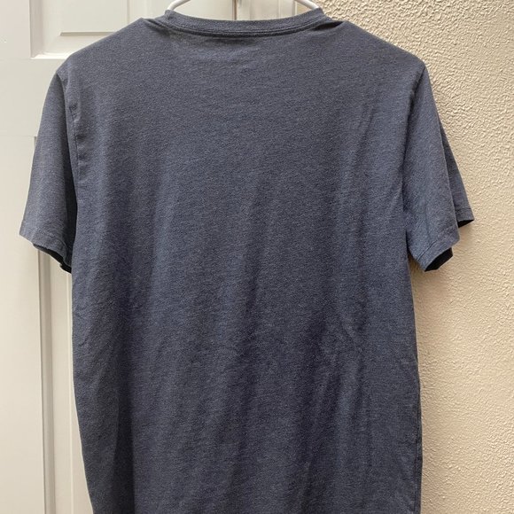 Old Navy T-Shirt - Picture 2 of 3